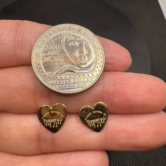 REAL 18k Saudi Gold Heart Earrings & Pendant Set NWOT 3.21g 750 Stamped - Picture 3 of 6